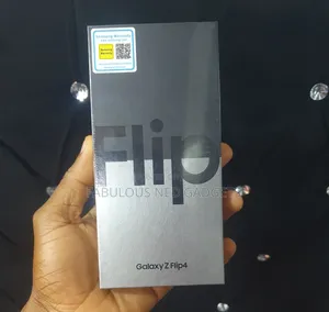 New Samsung Galaxy Z Flip4 256 GB Black
