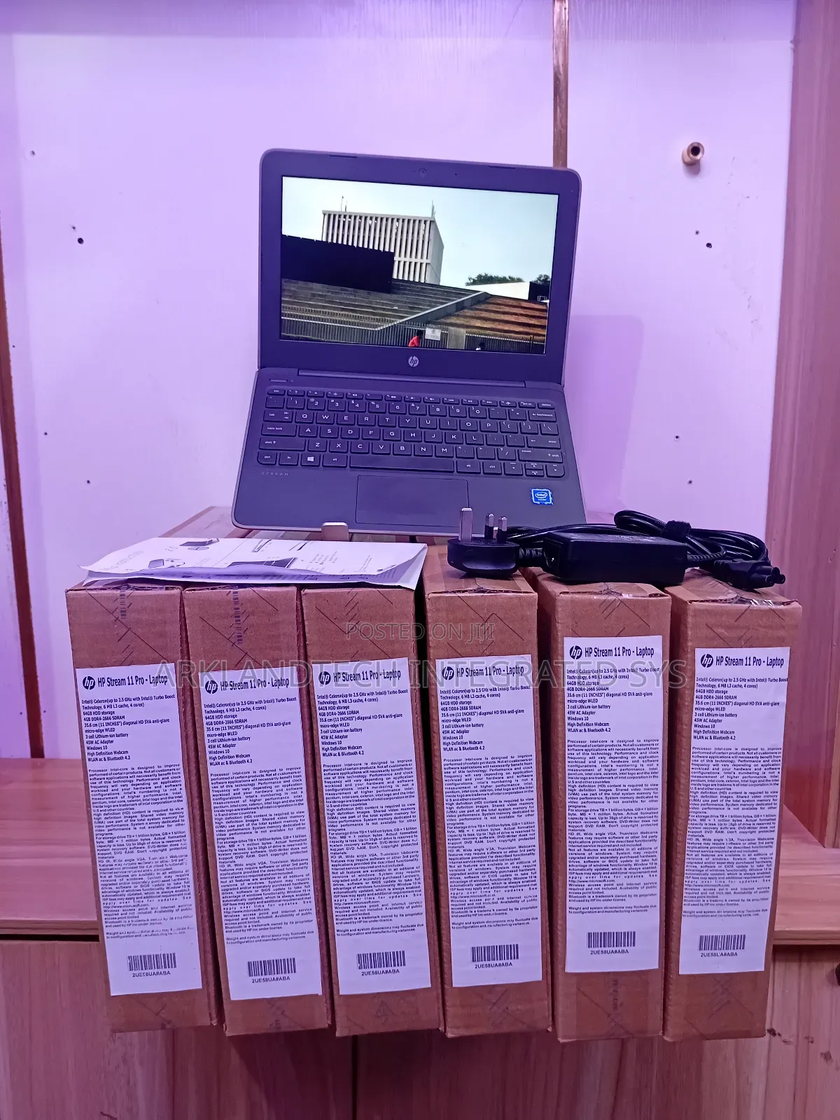 New Laptop HP Mini 2140 4GB Intel Celeron SSD 32GB