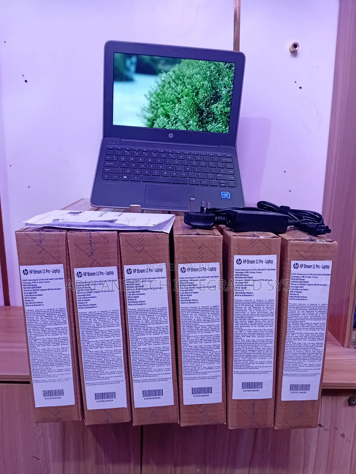 New Laptop HP Mini 2140 4GB Intel Celeron SSD 32GB