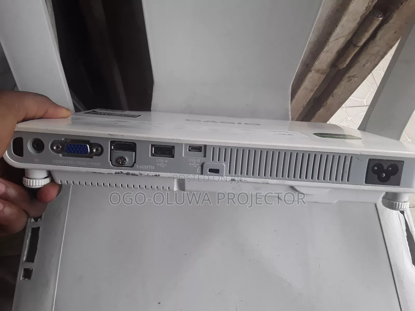 Latest Flat Casio Multimedia Projector for Schools and Churches