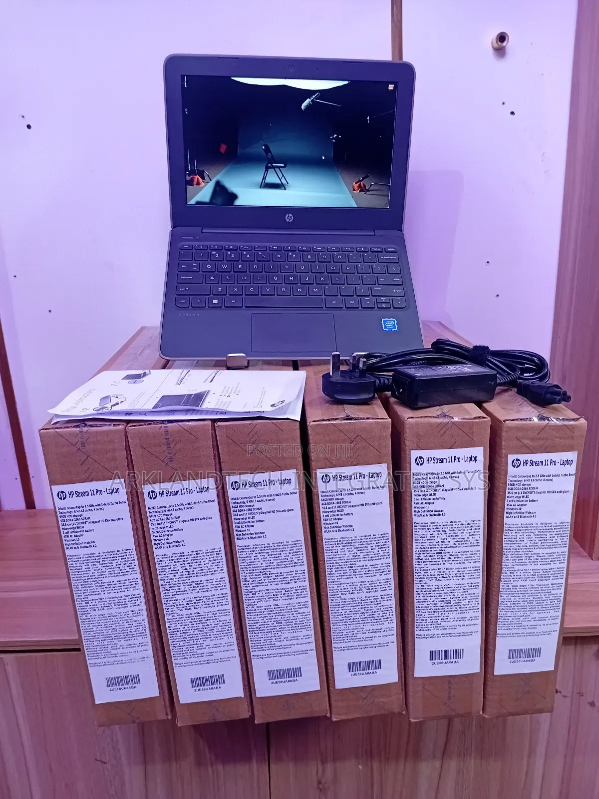 New Laptop HP Mini 311 4GB Intel Celeron SSD 60GB