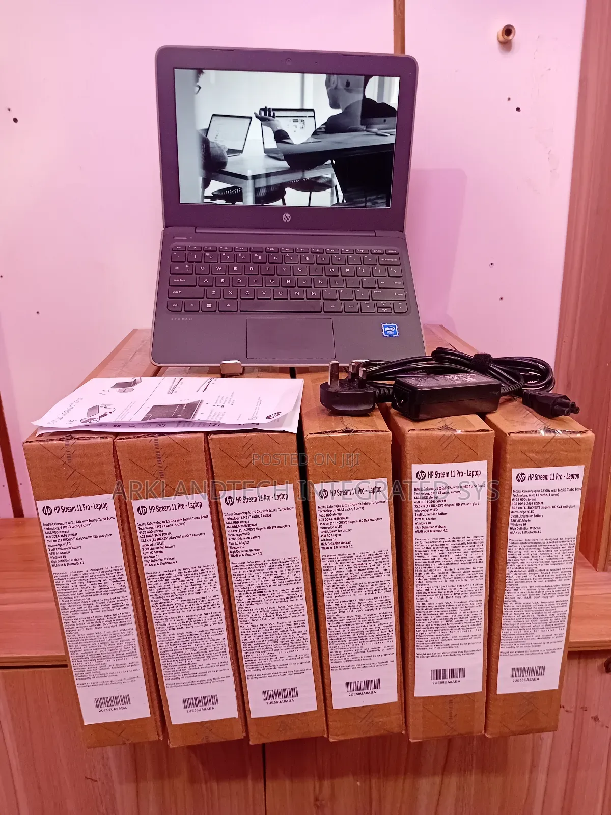 New Laptop HP Mini 5101 4GB Intel Celeron SSD 72GB