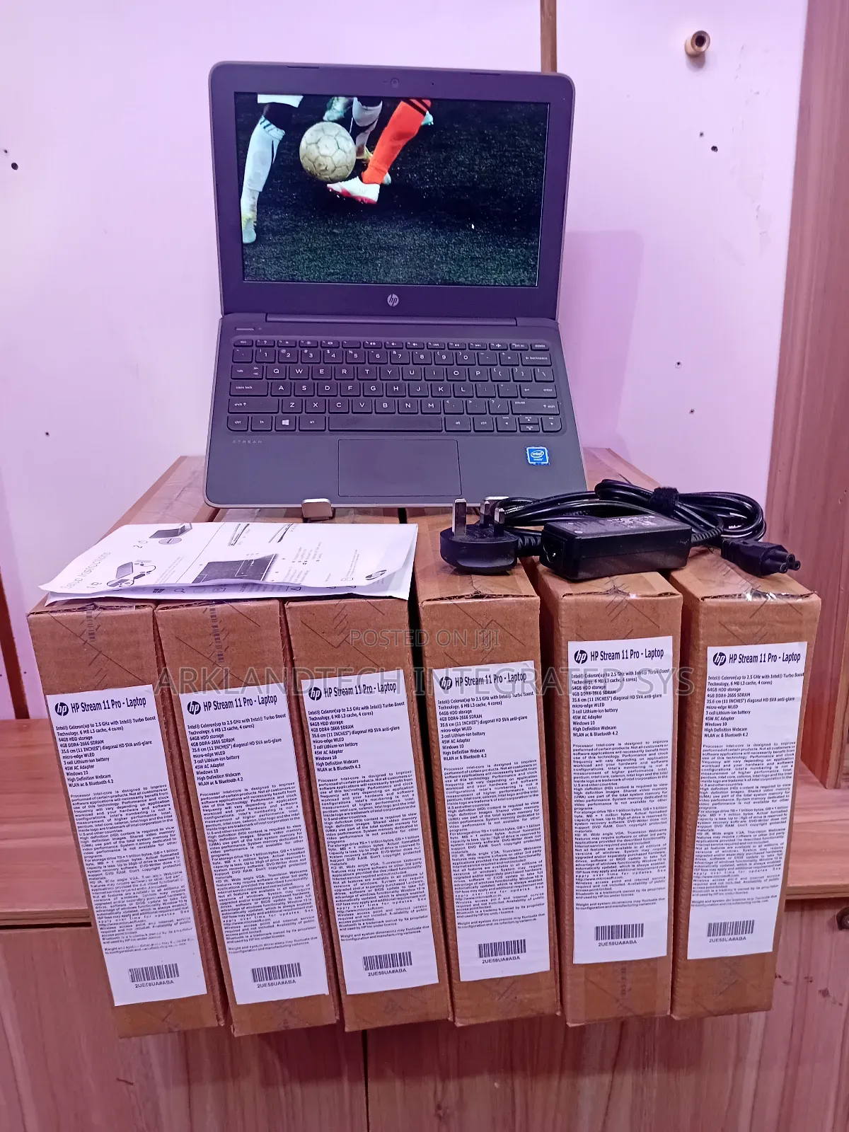New Laptop HP Mini 5101 4GB Intel Celeron SSD 72GB