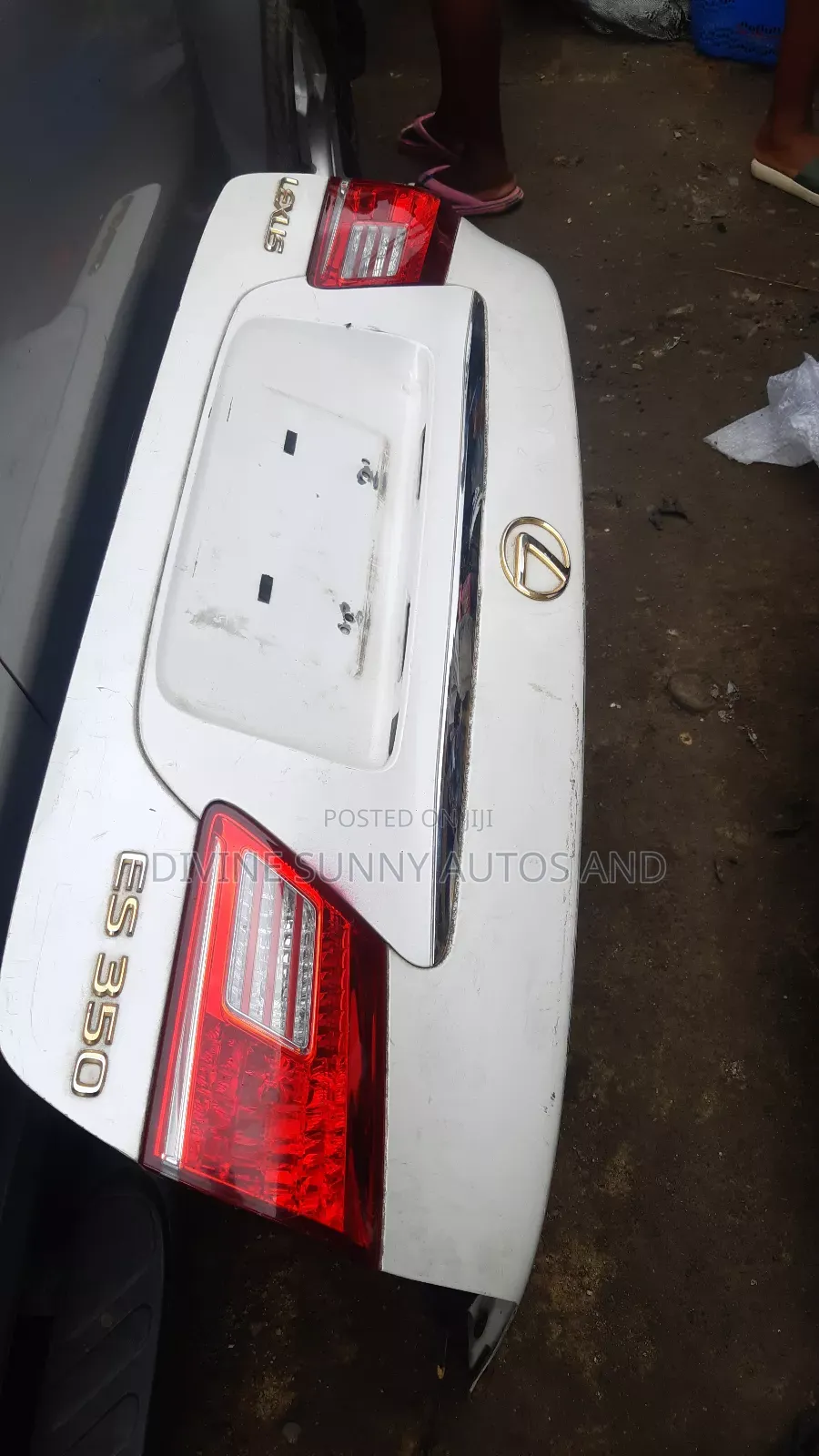 2010 Boot for Es350 Model