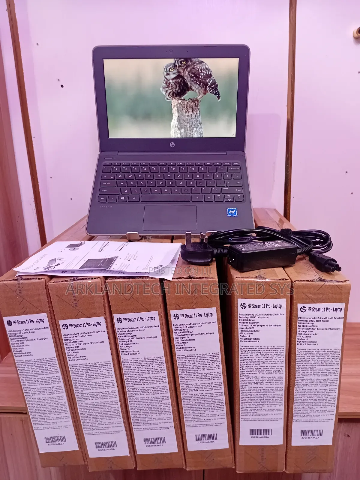 New Laptop HP Mini 5101 4GB Intel Celeron SSD 60GB