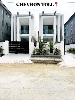Furnished 5bdrm Duplex in Chevron for sale
