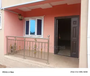 3bdrm Block of Flats in Elebu Hassan Block, Ibadan for rent