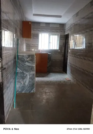 3bdrm Block of Flats in Elebu Hassan Block, Ibadan for rent