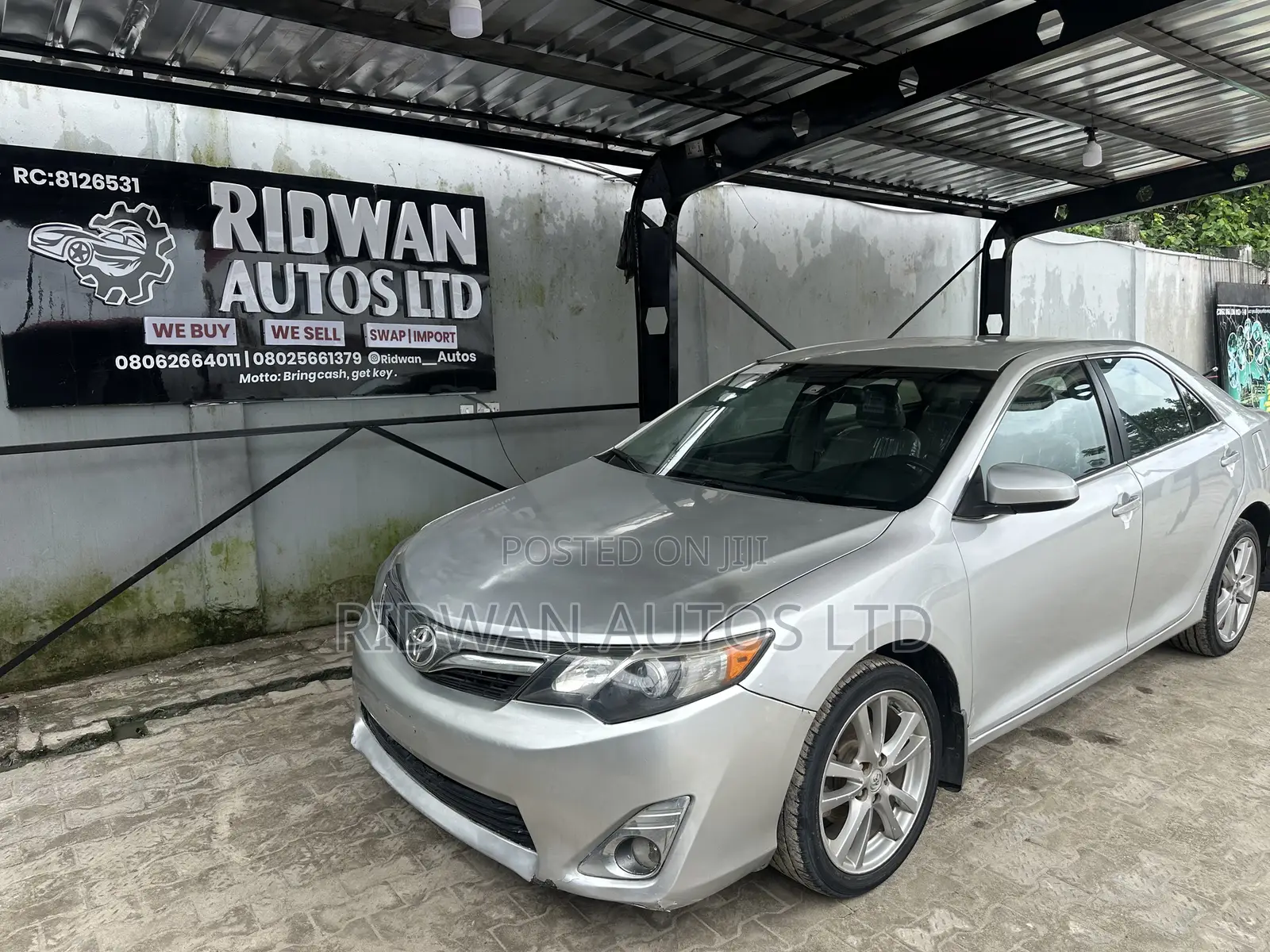 2014 Toyota Camry SE 4dr Sedan (3.5L 6cyl 6A) - Image 1