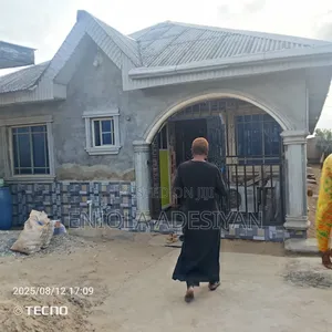 2bdrm Block of Flats in Bomode Oku Dangote, Igbogbo for rent