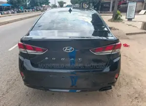 Hyundai Sonata Limited 2.0T Seban (2.0L 4cyl 6A) 2017 Black