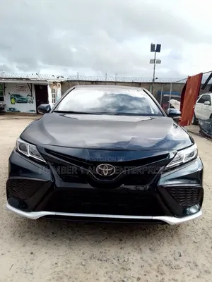 Toyota Camry SE FWD (2.5L 4cyl 8AM) 2018 Green