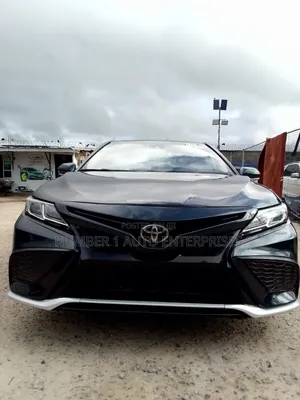 Toyota Camry SE FWD (2.5L 4cyl 8AM) 2018 Green