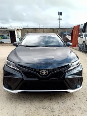 Toyota Camry SE FWD (2.5L 4cyl 8AM) 2018 Green