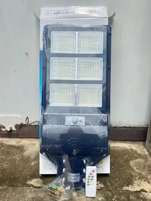 300w Yuxi Solar All in One Solar Street Light