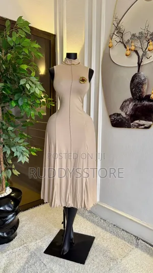 Golden Hour Sleeveless Maxi Dress – Timeless Chic