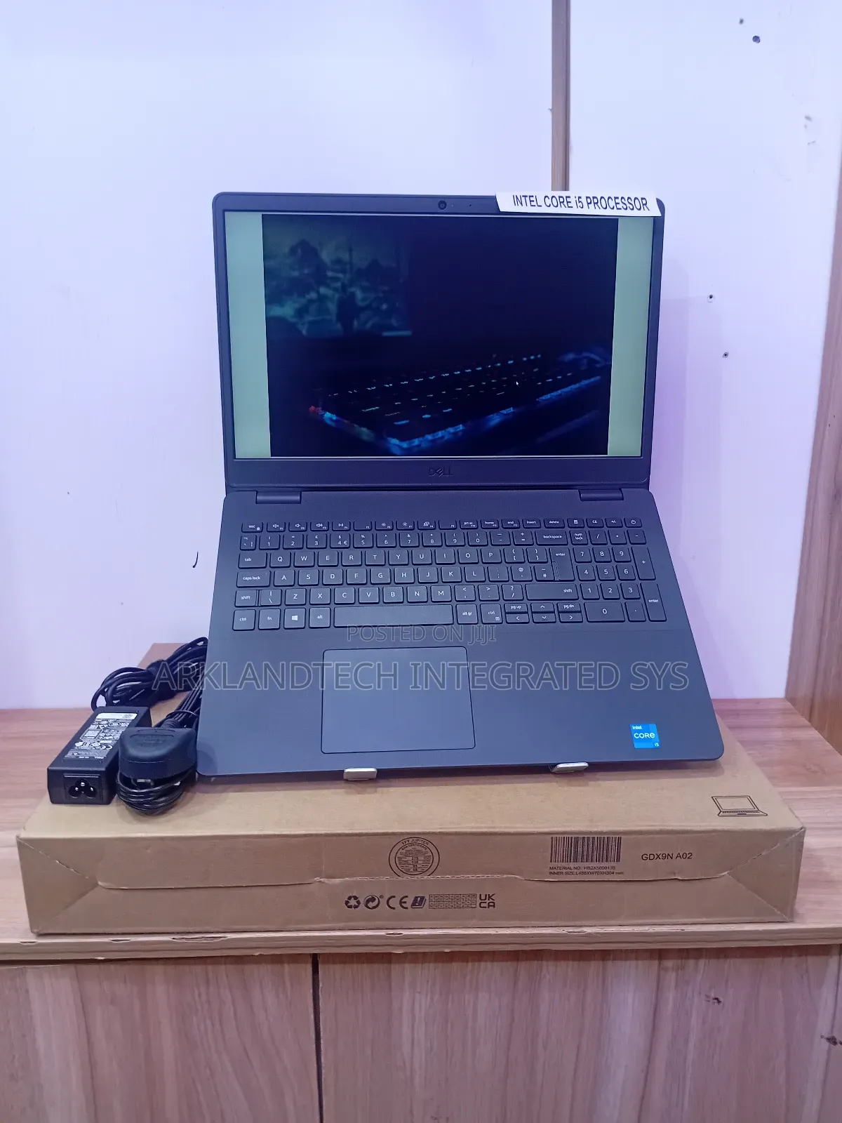 New Laptop Dell Vostro 14 5000 8GB Intel Core i5 SSD 512GB