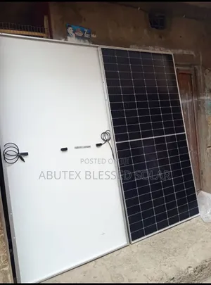 550watt Jinko Solar Panel Mono Half Cut