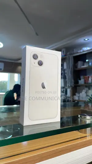 New Apple iPhone 13 128 GB White