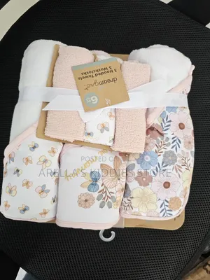 Six Piece Hooded Towel Washcloth Set