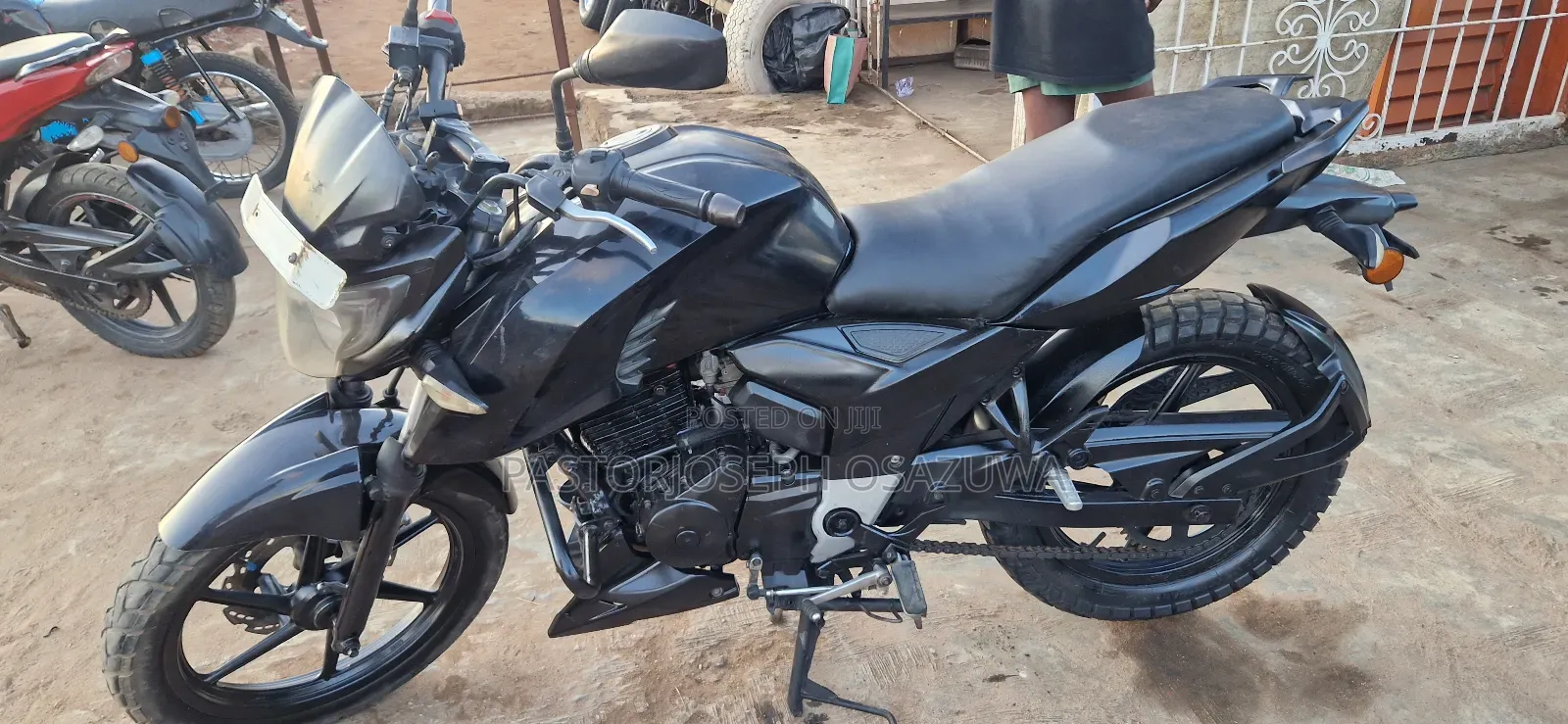 TVS Apache 180 RTR 2021 Black