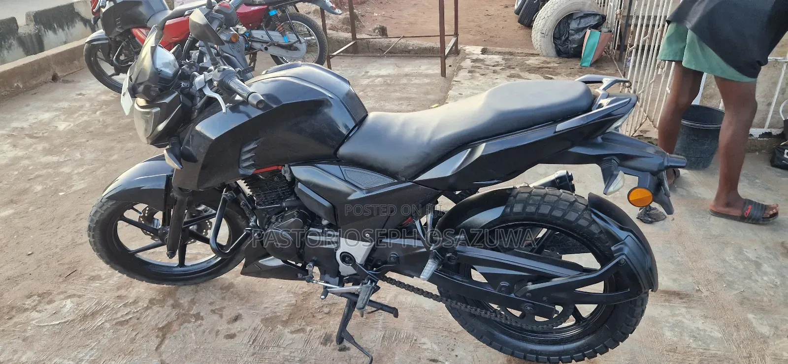 TVS Apache 180 RTR 2021 Black