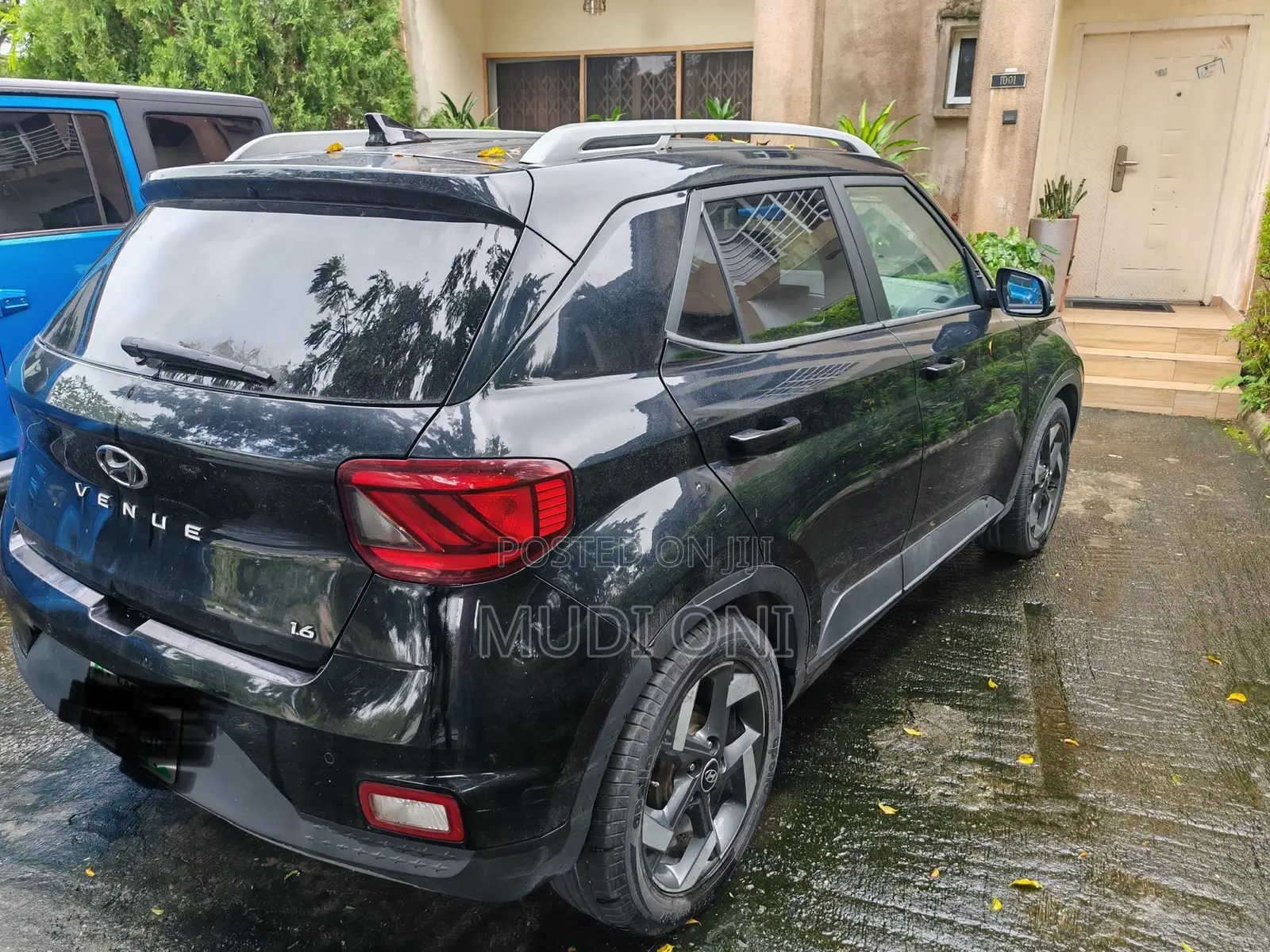 Hyundai Venue 2021 Blue