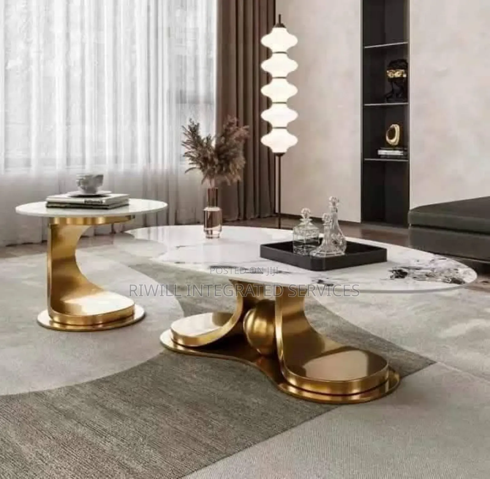 Minimalist Center Table With Two Stool