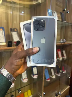 New Apple iPhone 15 Pro Max 256 GB Black