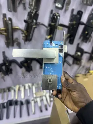 High-Quality Stainless Steel Door Lock Handle With Key Cylinder