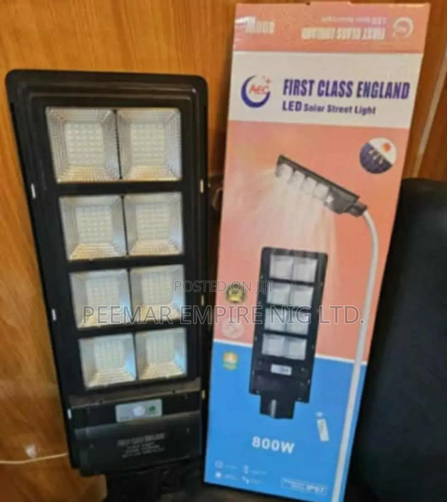 Original Solid 8 Eyes First Class England Led Solar Street Light