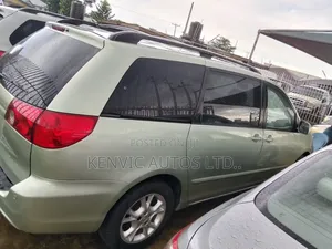 Toyota Sienna XLE FWD 2006 Green