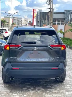 Toyota RAV4 XLE Premium 2021 Gray