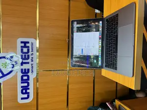Laptop Apple MacBook Pro 2019 16GB Intel Core I7 SSD 256GB