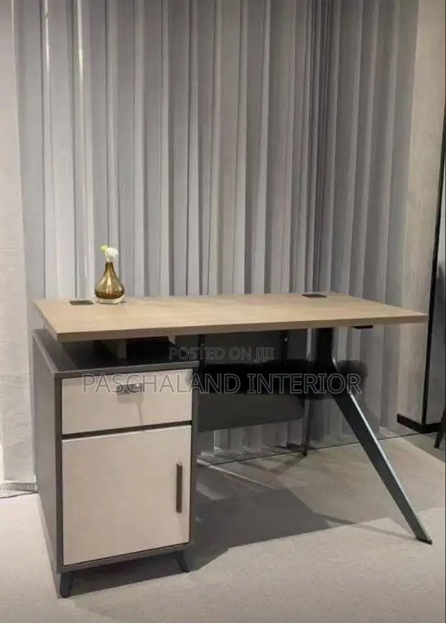 Exclusive Office Table
