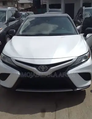 Toyota Camry XSE (2.5L 4cyl 8A) 2019 White