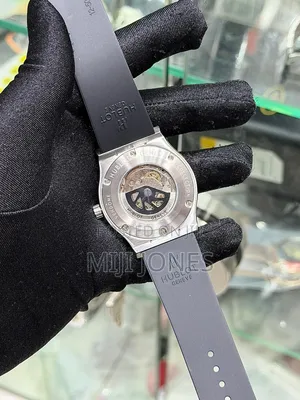 Hublot Automatic Watch - Luxury Timepiece*