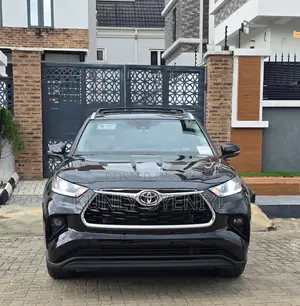 Toyota Highlander XLE 2022 Black