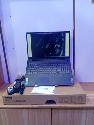 New Laptop Lenovo IdeaPad 300 8GB Intel Celeron SSHD (Hybrid) 256GB