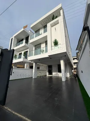 Furnished 5bdrm Duplex in Chevron for sale