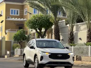 Ford Escape Platinum 2023 White