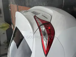 Toyota Corolla LE 4dr Sedan (1.8L 4cyl CVT) 2016 White