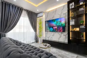 Beautiful 1 Bedroom Apartment With Snooker.