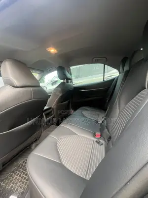 Toyota Camry SE 2022 Gray