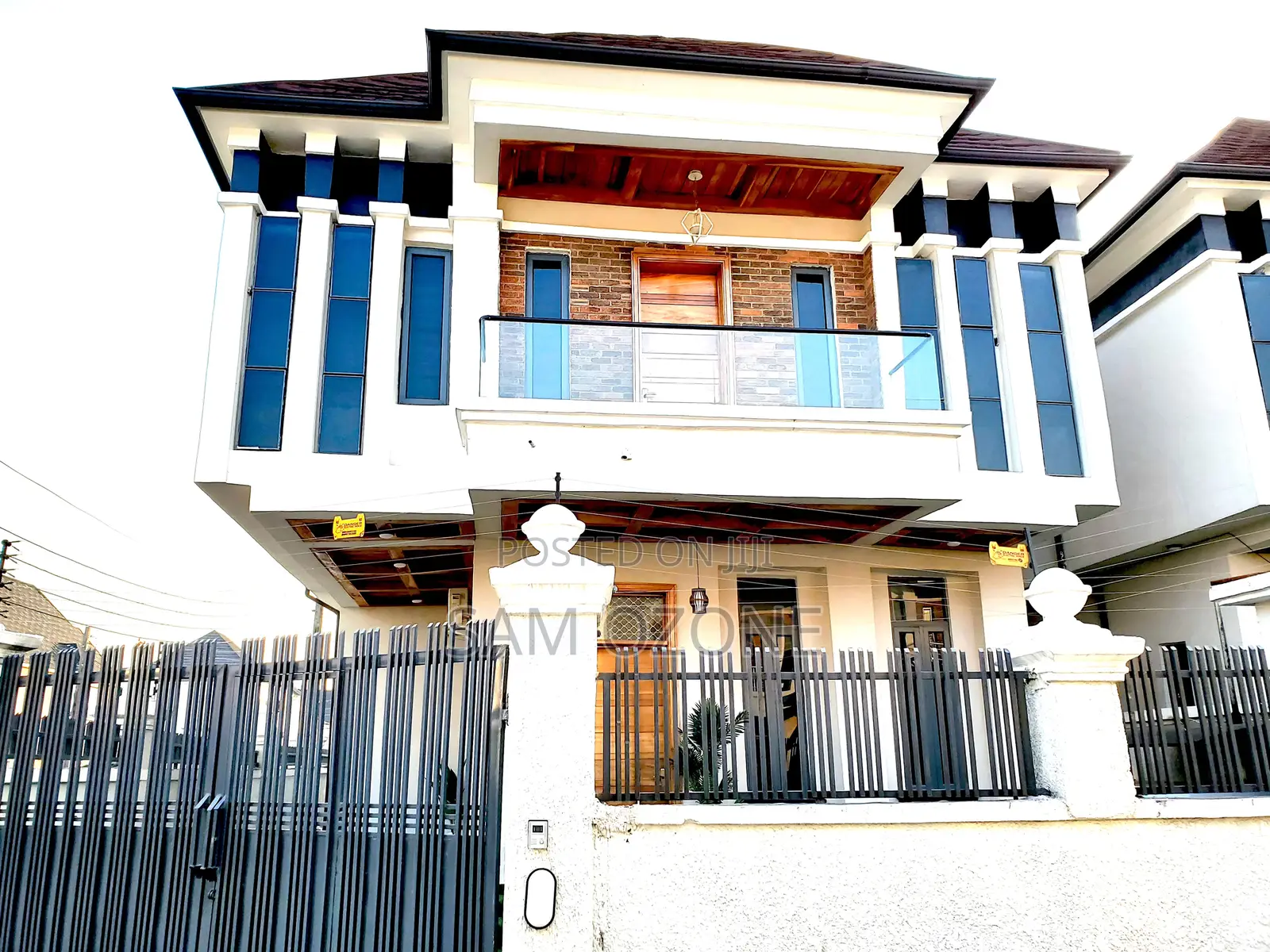 Beautiful 5 Bedroom Duplex