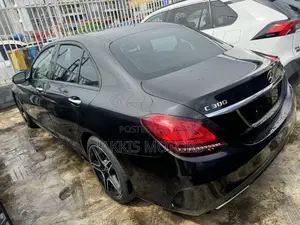 Mercedes-Benz C300 2020 Black