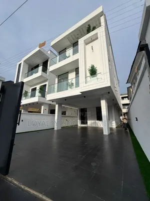 Furnished 5bdrm Duplex in Chevron for sale