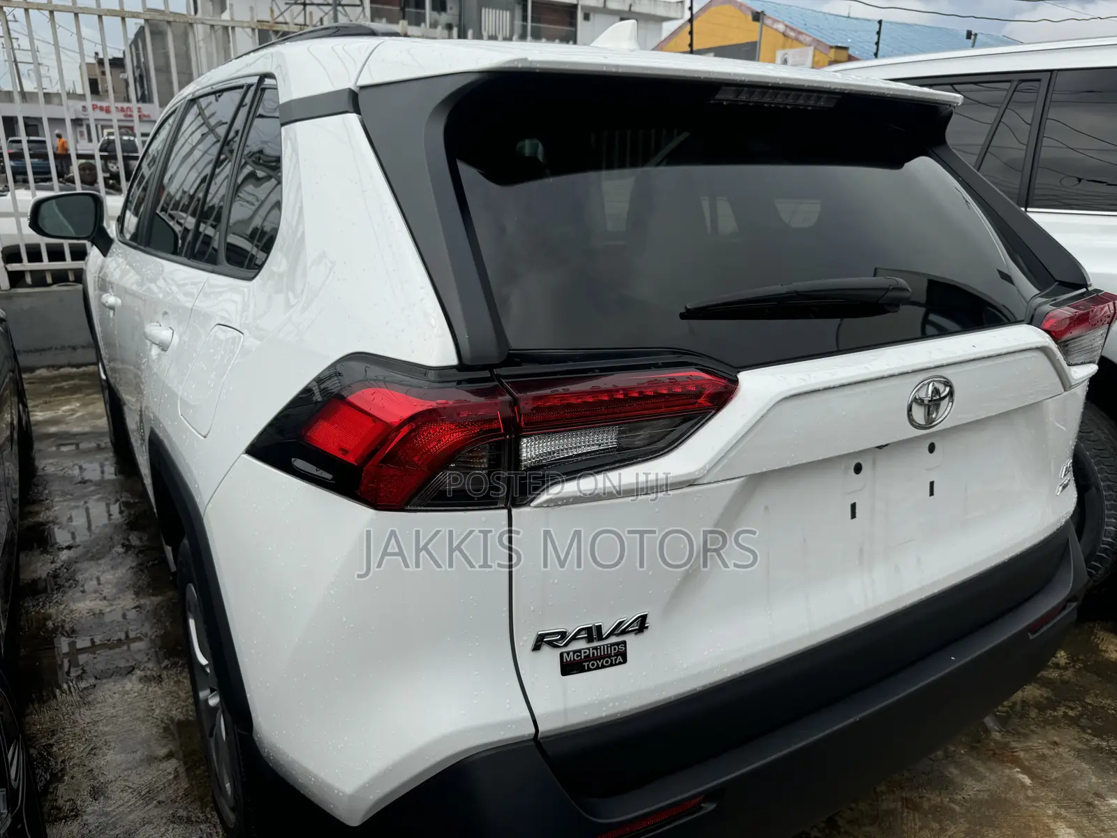 Toyota RAV4 2021 White