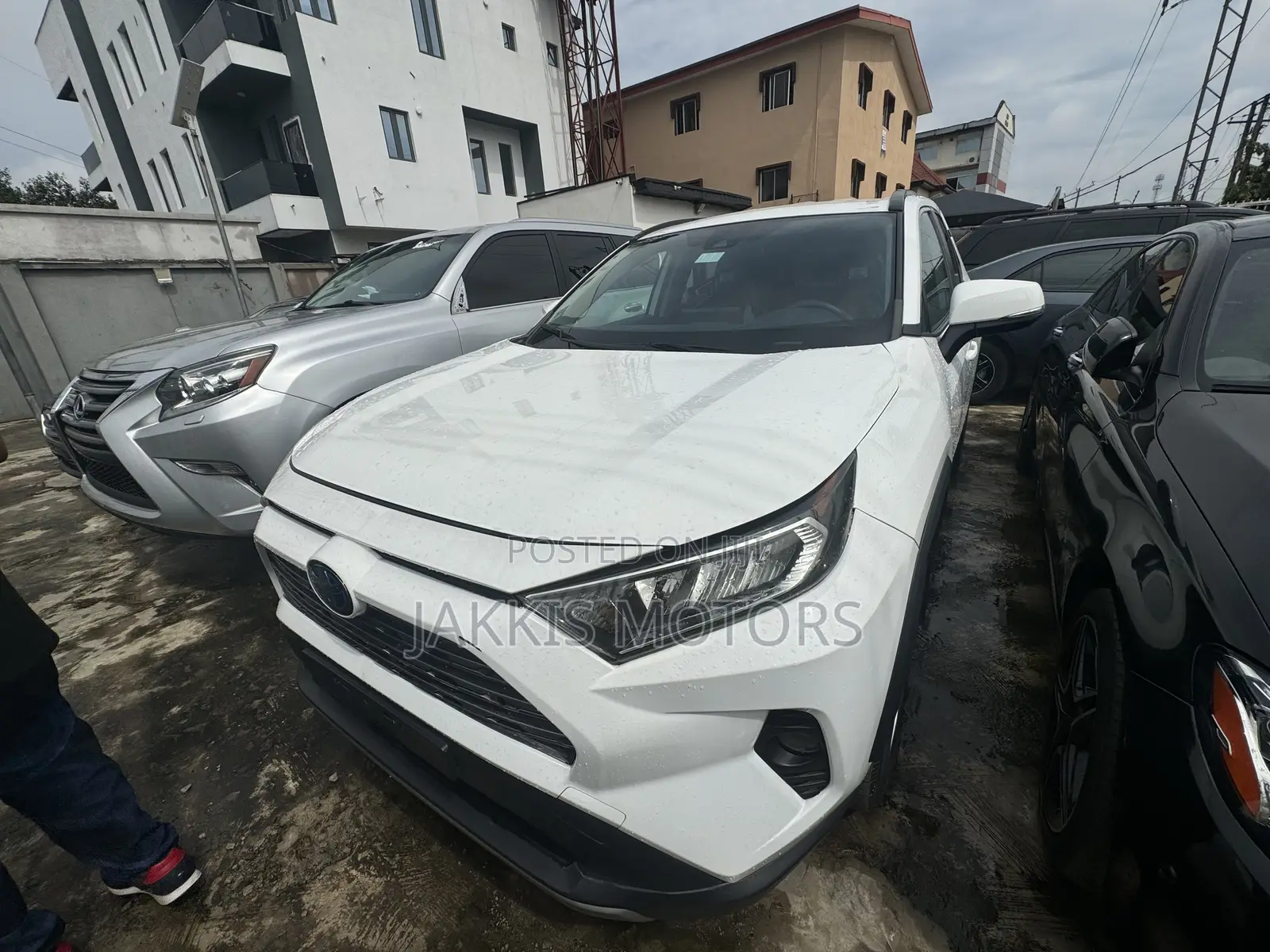 Toyota RAV4 2021 White