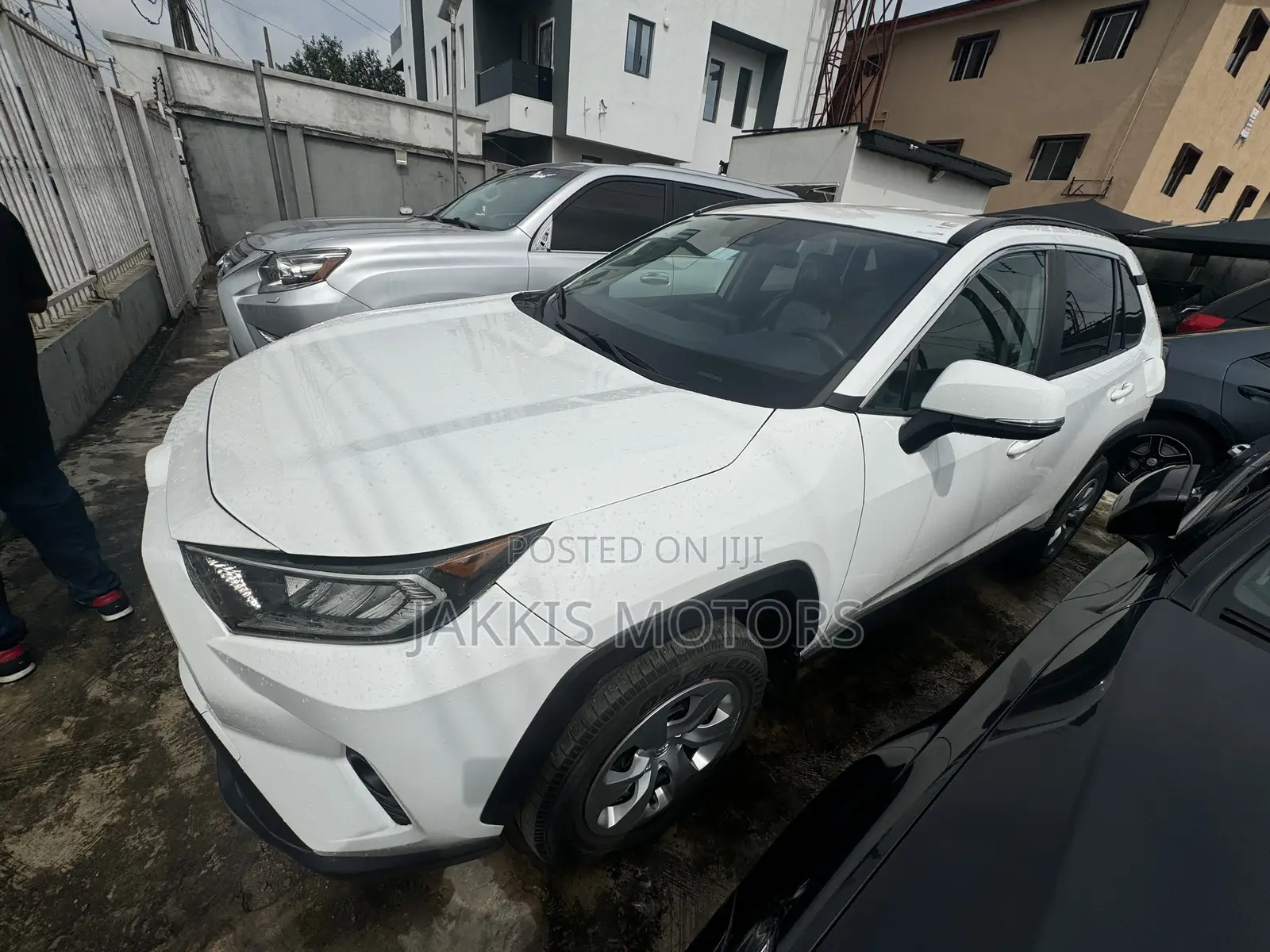 Toyota RAV4 2021 White